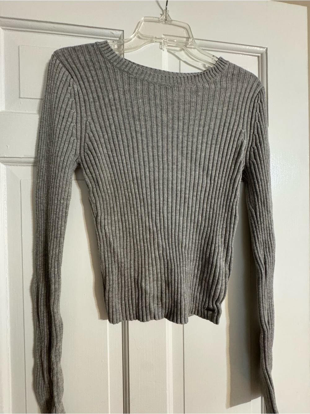 Hollister Gray Ribbed Long-Sleeve Sweater